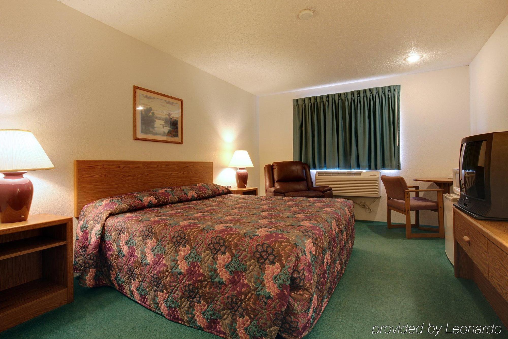 Americas Best Value Inn & Suites Cassville Roaring River Camera foto