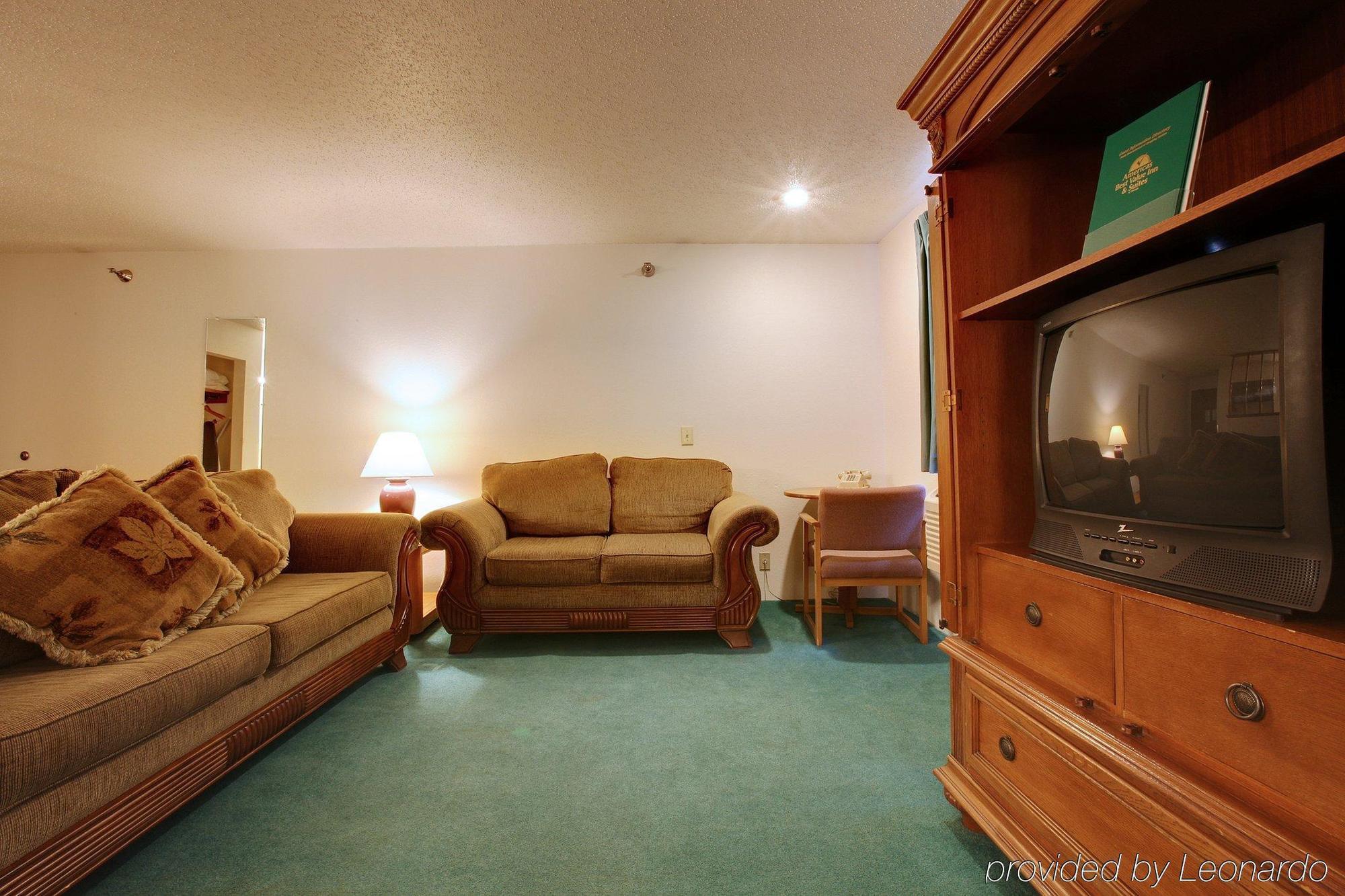 Americas Best Value Inn & Suites Cassville Roaring River Camera foto