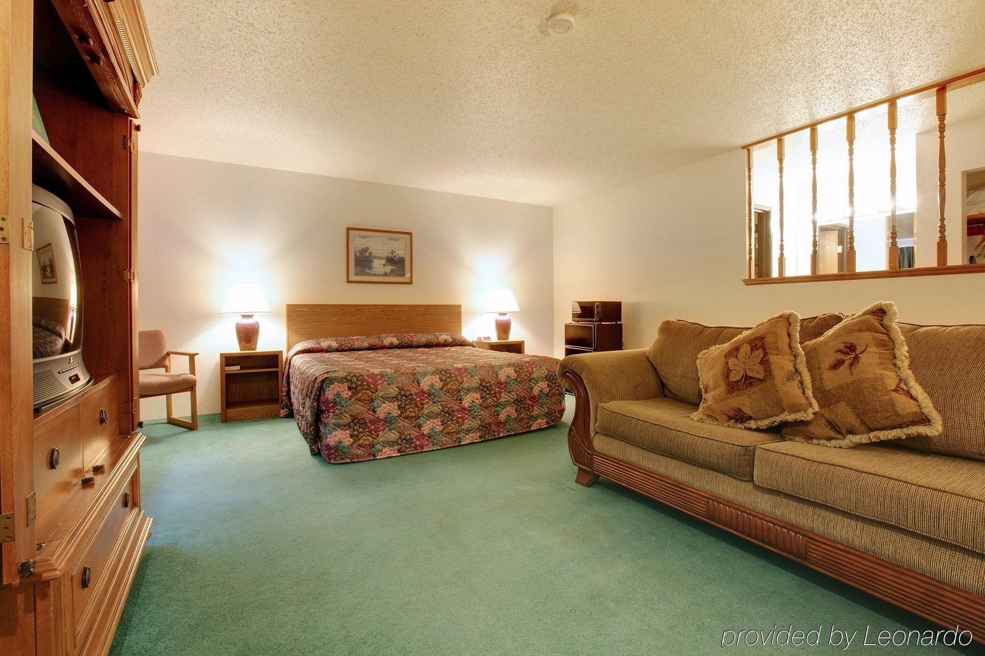 Americas Best Value Inn & Suites Cassville Roaring River Camera foto