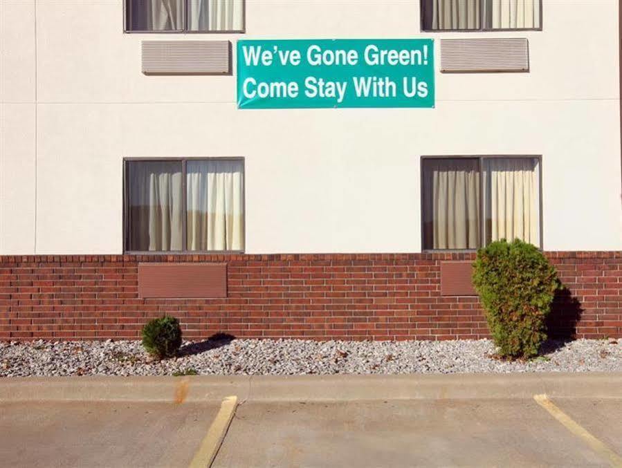 Americas Best Value Inn & Suites Cassville Roaring River Esterno foto