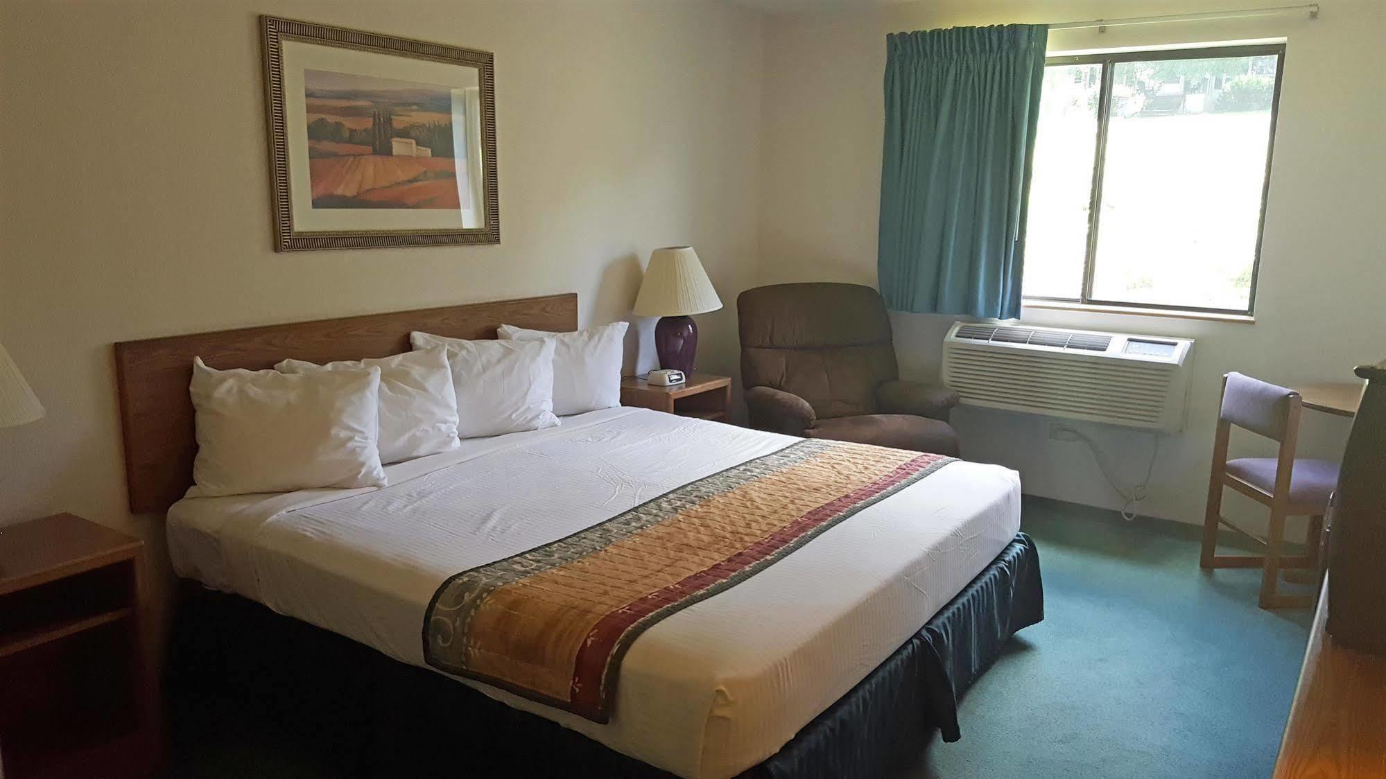 Americas Best Value Inn & Suites Cassville Roaring River Esterno foto