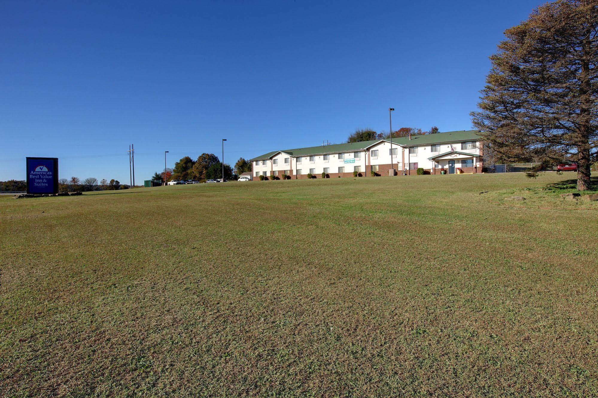 Americas Best Value Inn & Suites Cassville Roaring River Esterno foto