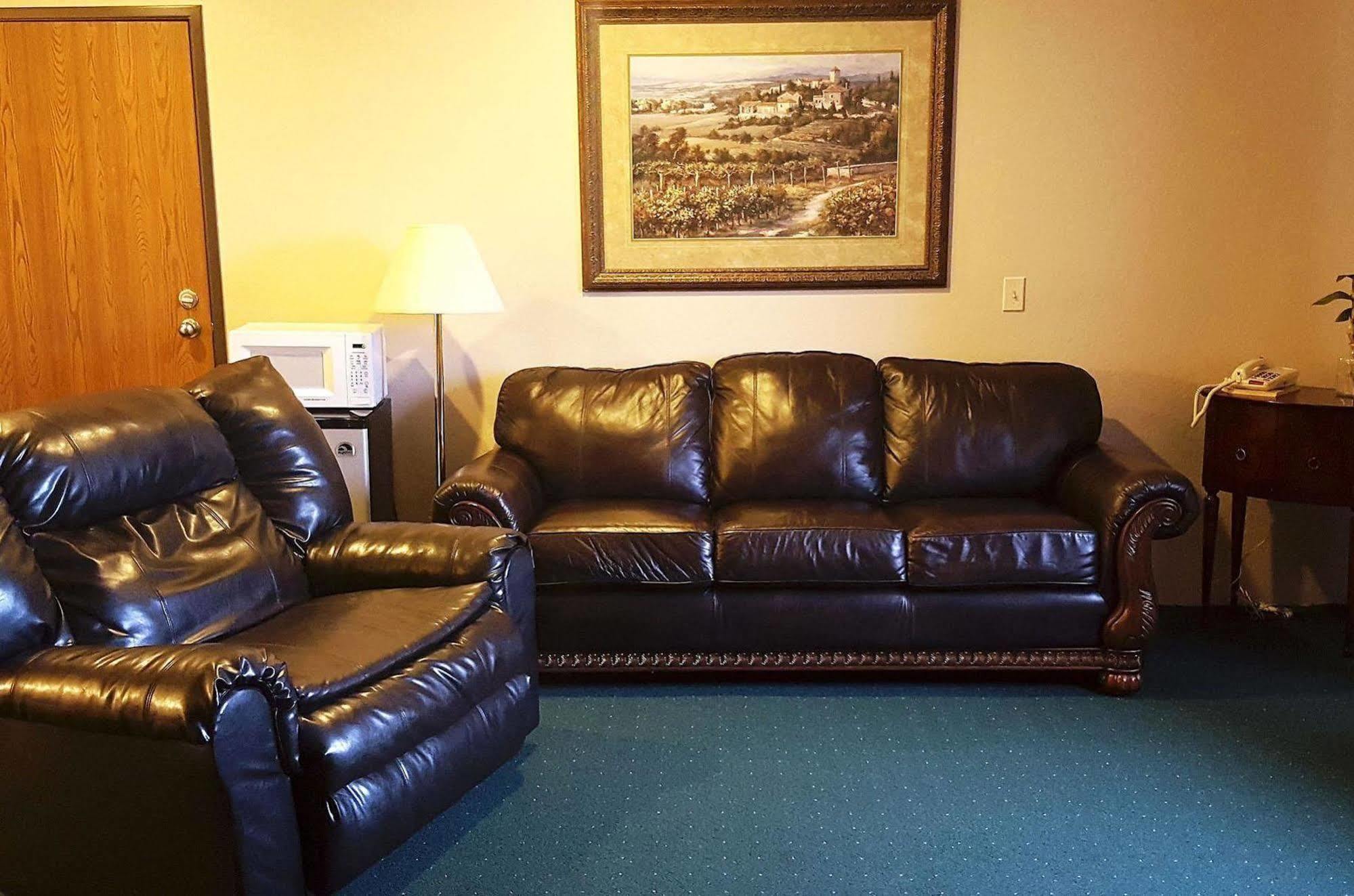 Americas Best Value Inn & Suites Cassville Roaring River Esterno foto