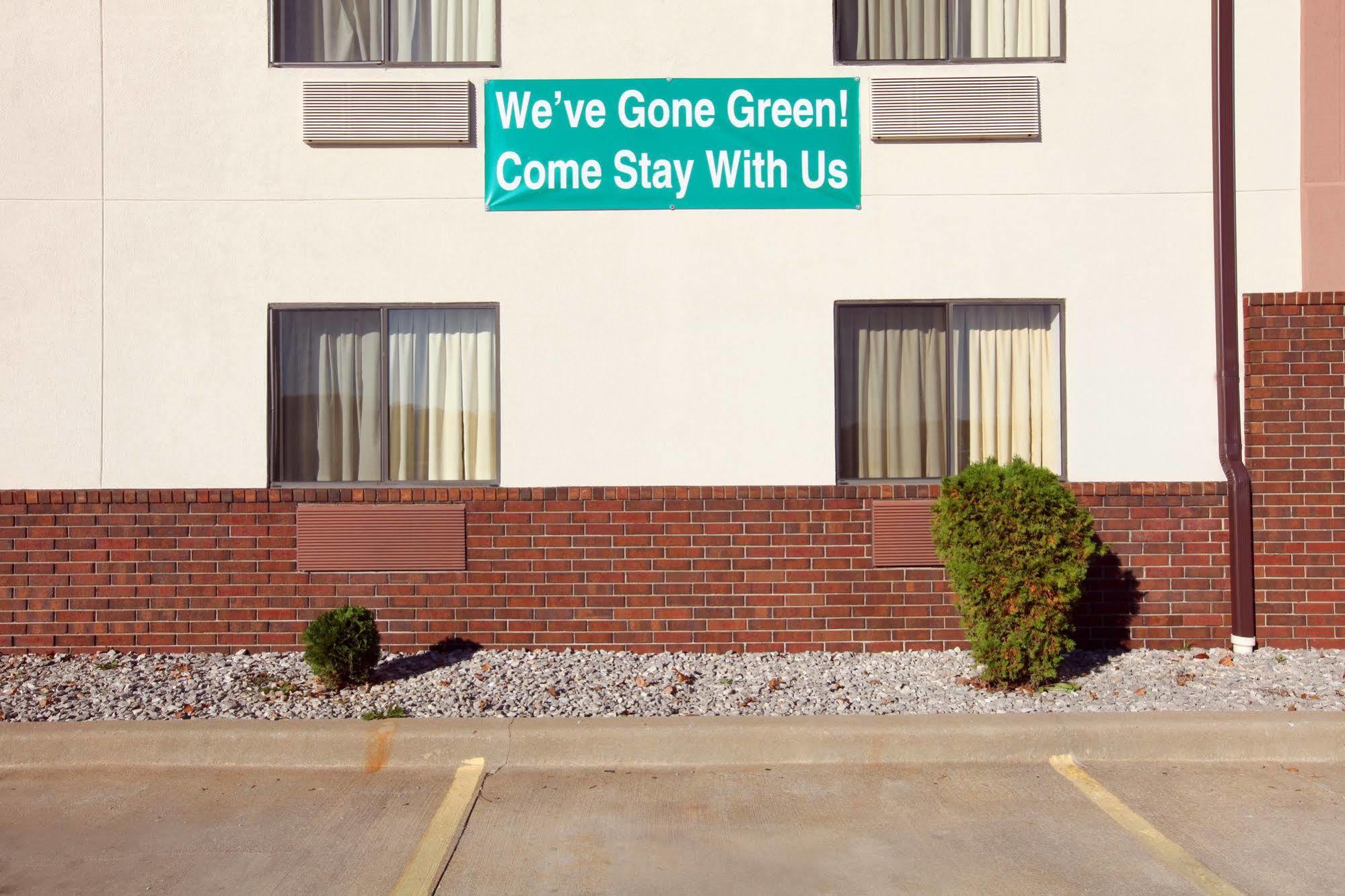 Americas Best Value Inn & Suites Cassville Roaring River Esterno foto