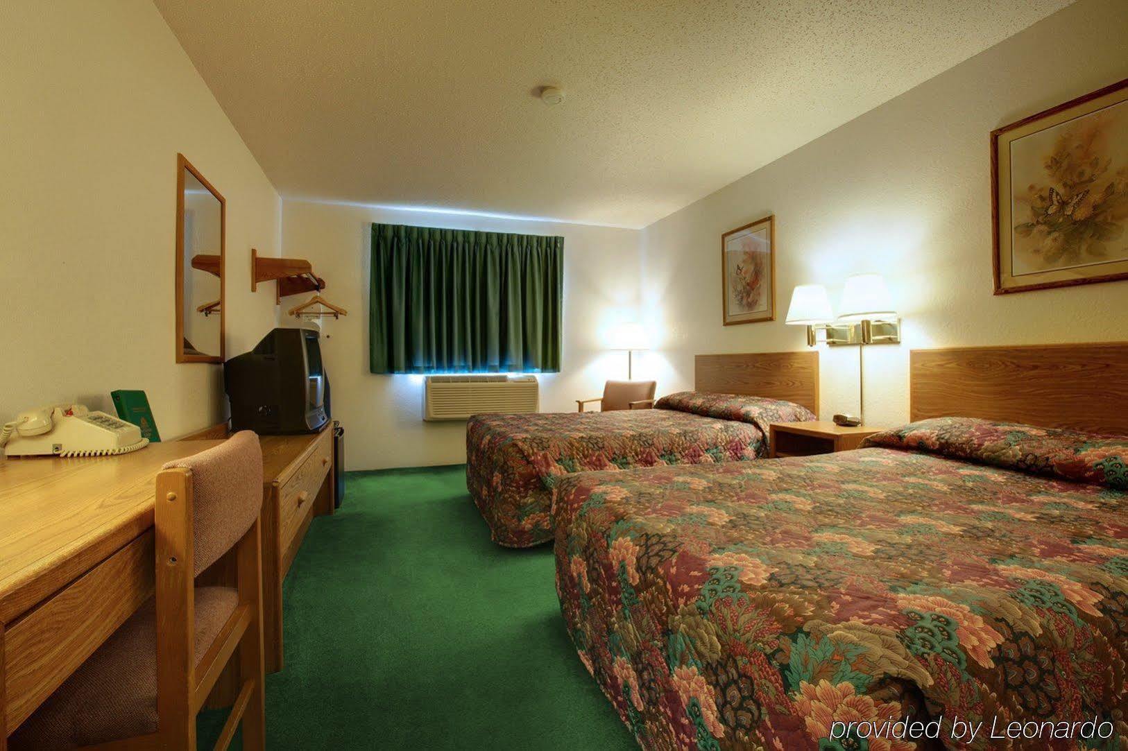 Americas Best Value Inn & Suites Cassville Roaring River Camera foto